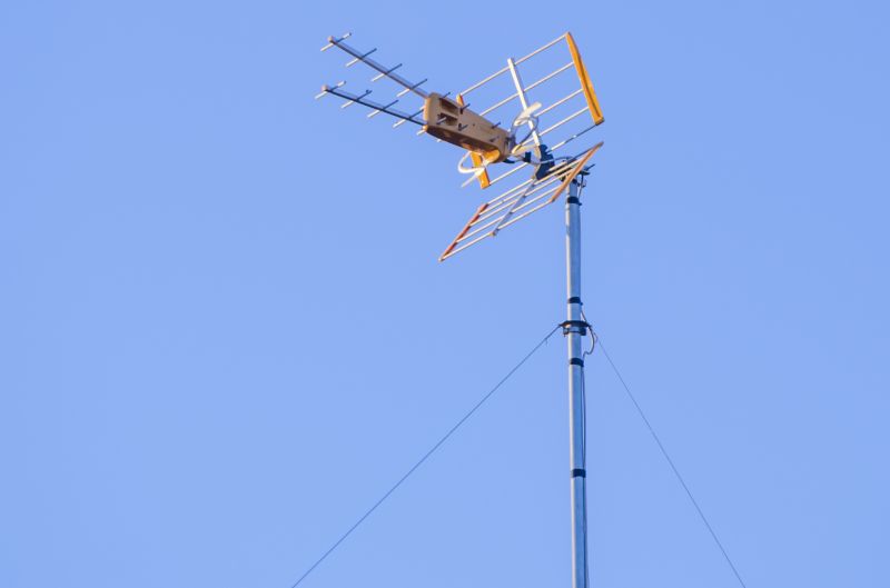Pole Mount Antennas